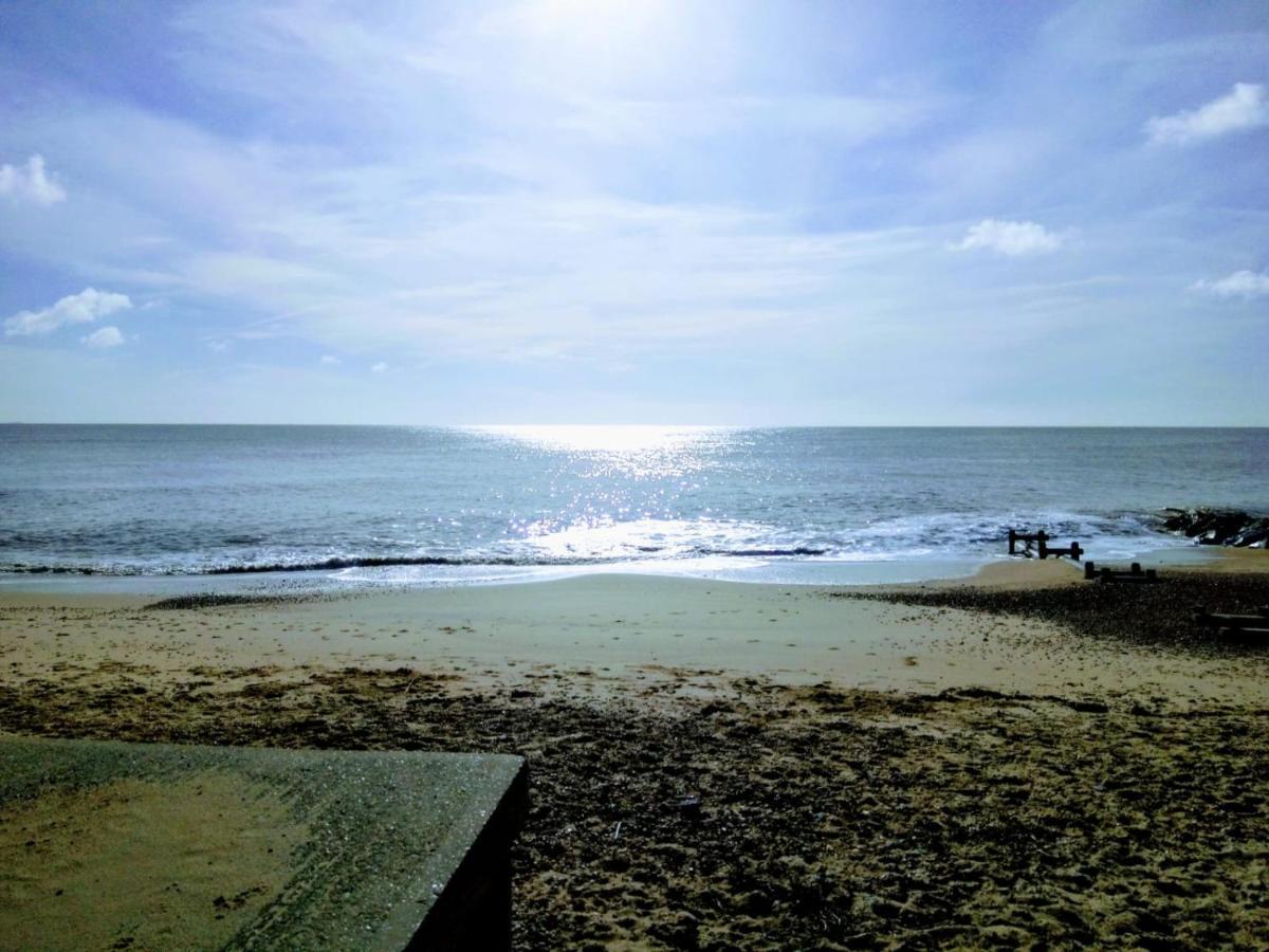 Beachfront Studio Apartment Felixstowe Εξωτερικό φωτογραφία